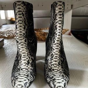 Chinese Laundry Koraline snake boots. Excellent condition worn twice.